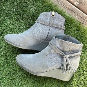 🔥CROCS dual comfort bootees size W7 ladies gray